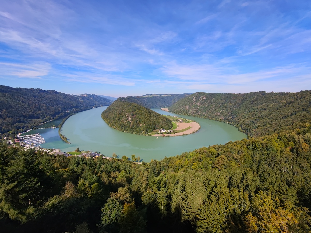 Dillydallying down the Danube